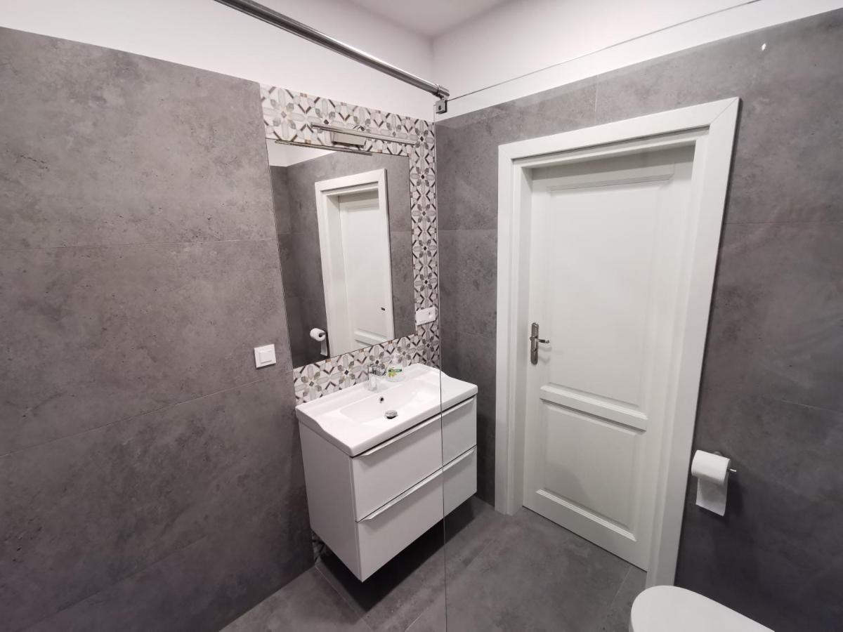 Nowe Apartamenty Zamkowa Vis A Vis Wawelu Krakau Exterior foto